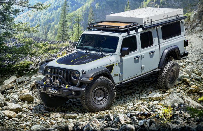 Jeep unveils Gladiator Farout concept